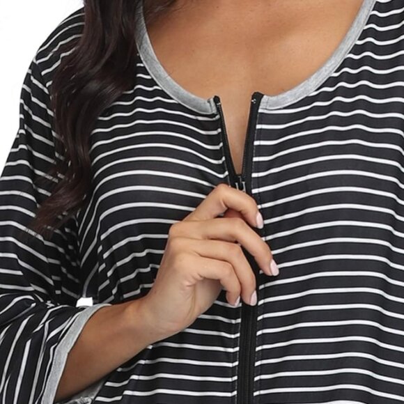 NWT GoodmanShop Women's Zip Up Housecoat Black and White Striped Size Medium - Picture 4 of 5